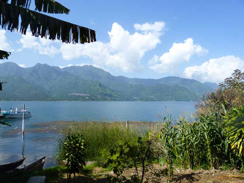 Schöne Aussicht von San Marcos la Laguna auf den Lago Atitlán