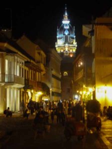 Blick auf die Kathedrale bei Nacht Cartagena