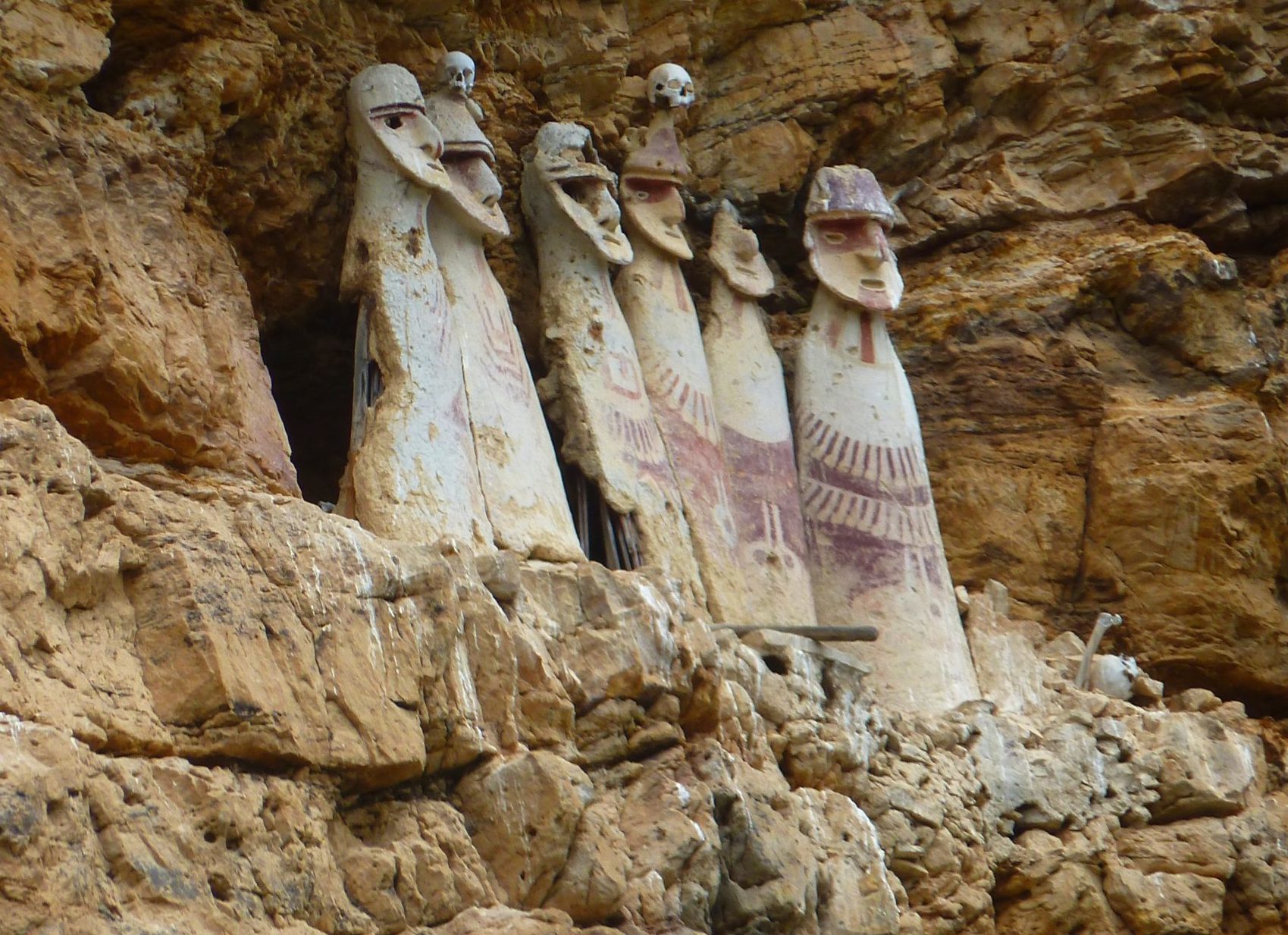 Sarcofagos de Karajia