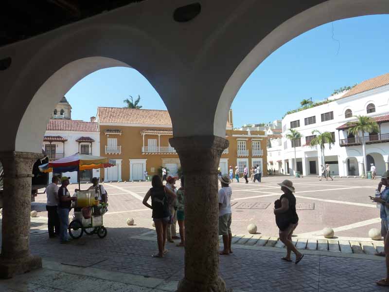 Plaza am Puerta del Roloj Cartagena