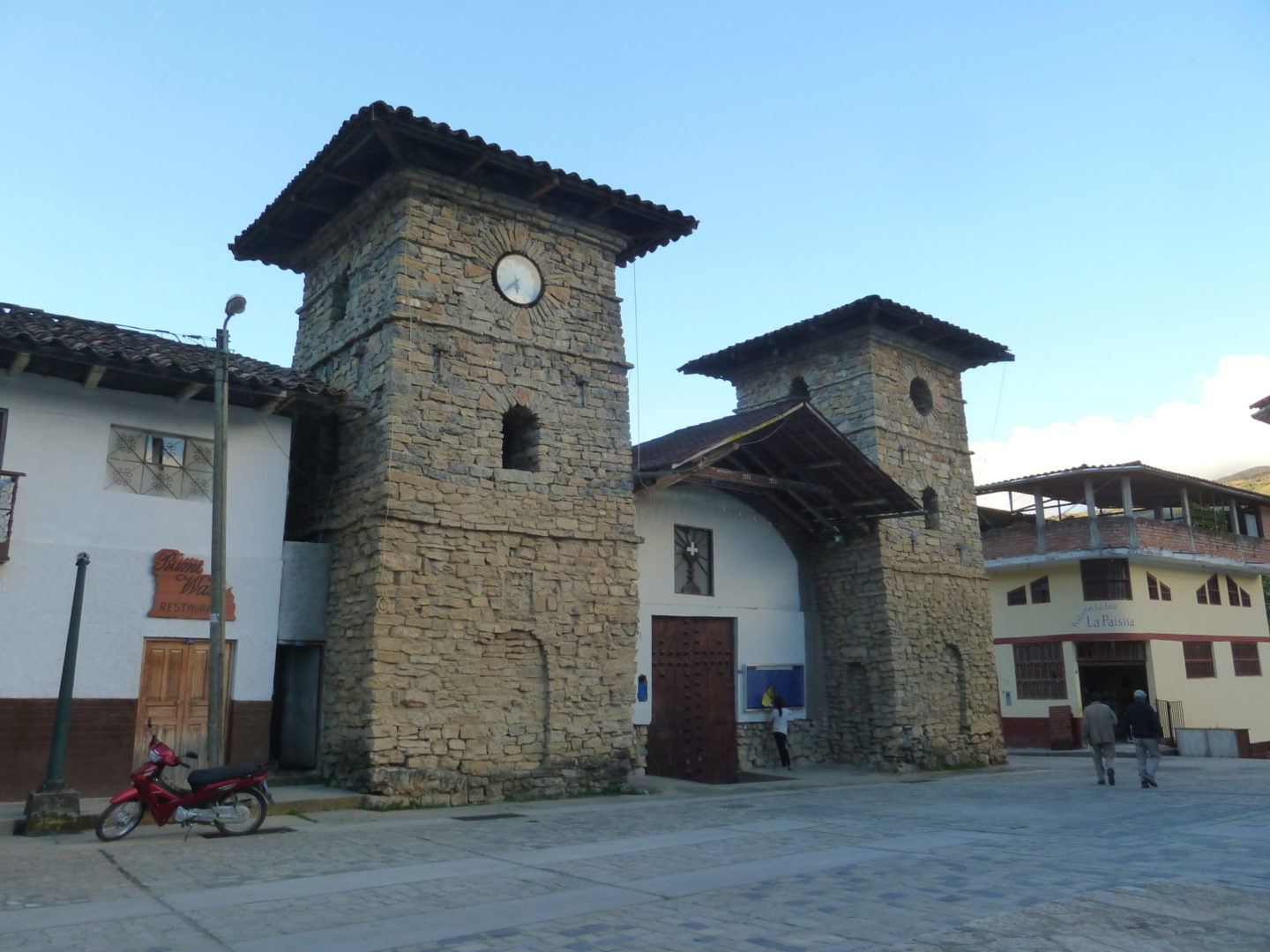Kirche am Plaza in Leymebamba