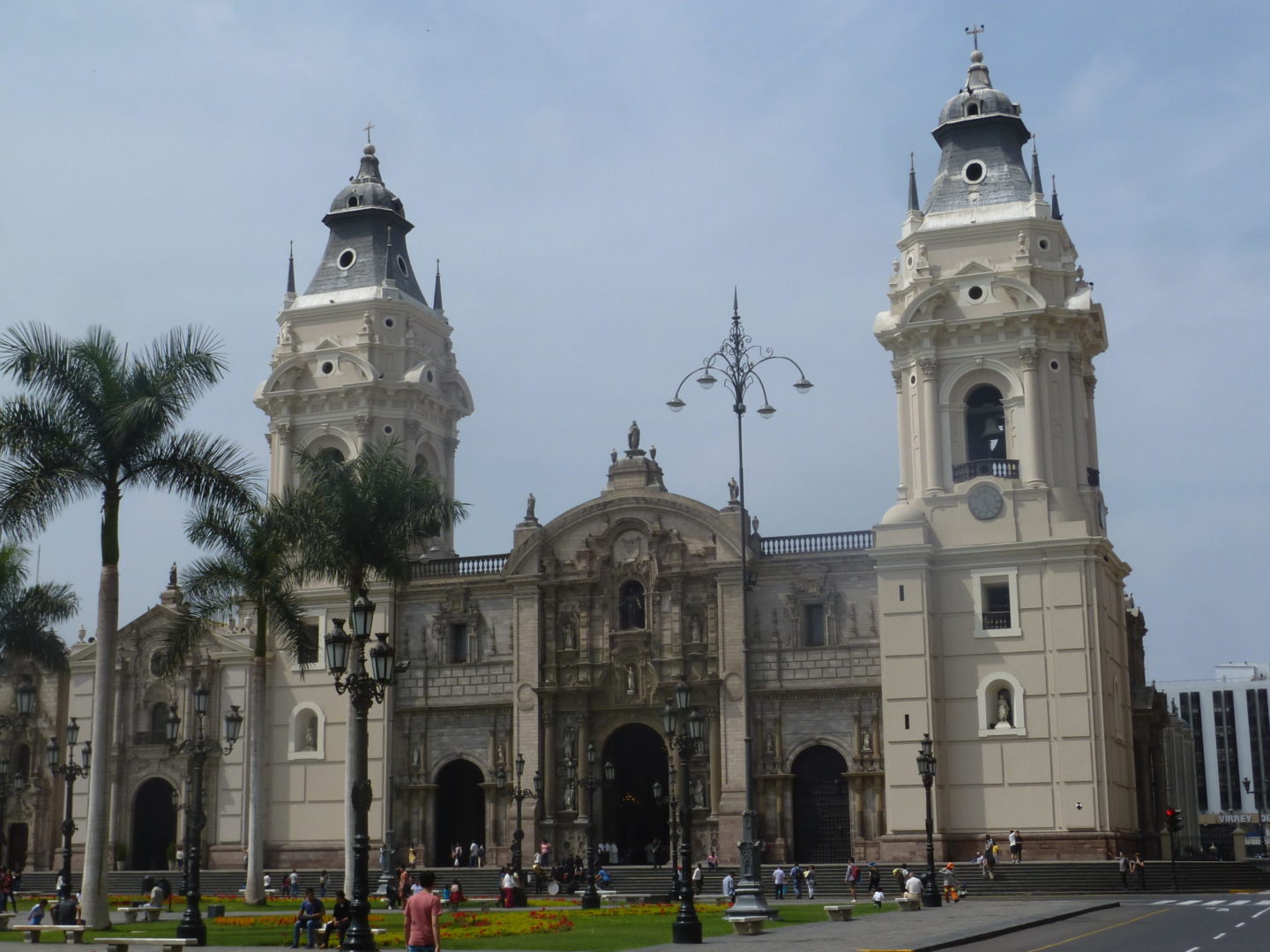 Kathedrale am Plaza de Armas in Limas Altstadt