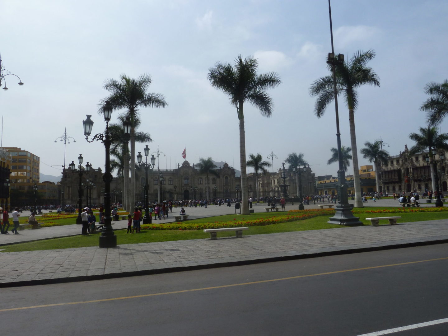 Blick auf den Regierungspalast am Plaza de Armas