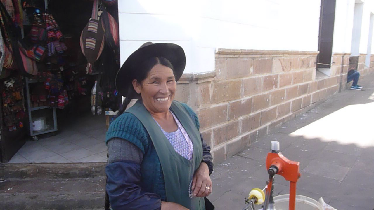 Straßenverkäuferin in Sucre